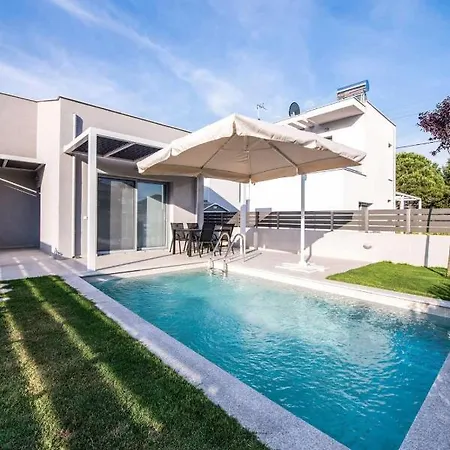 Vilă Ag Luxury Villas, Iraklitsa Nea Iraklitsa