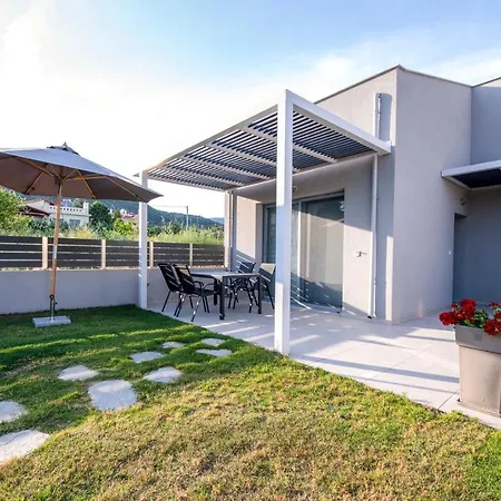 Vilă Ag Luxury Villas, Iraklitsa Nea Iraklitsa