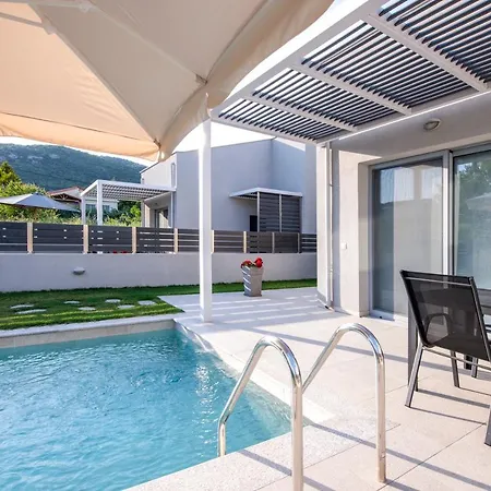 Ag Luxury Villas, Iraklitsa ヴィラ *
