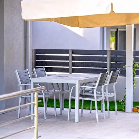 Ag Luxury Villas, Iraklitsa Vilă