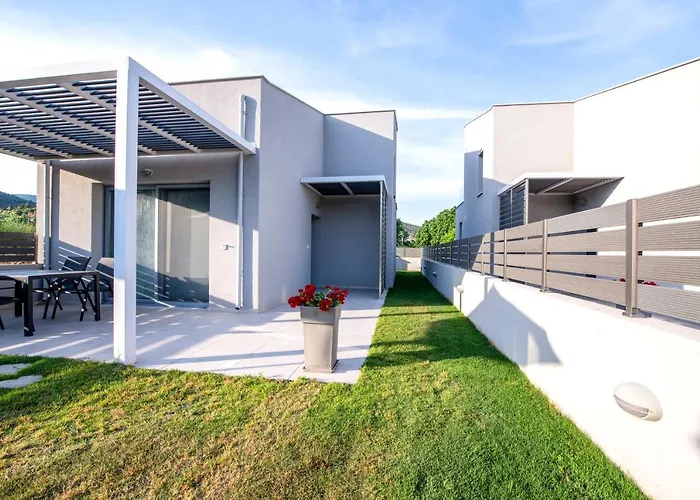 Ag Luxury Villas, Iraklitsa * Nea Iraklitsa