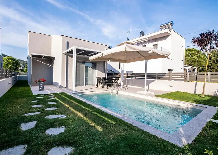 Ag Luxury Villas, Iraklitsa